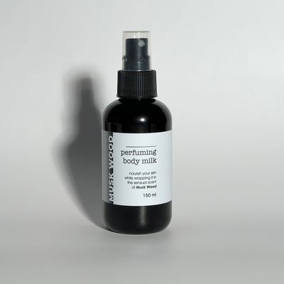 MUSK WOOD PERFUMING BODY MILK